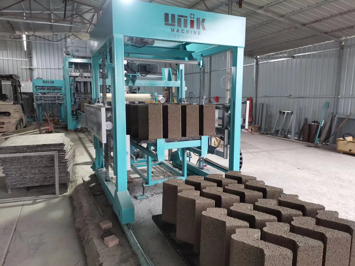 hydraform interlocking block making machine